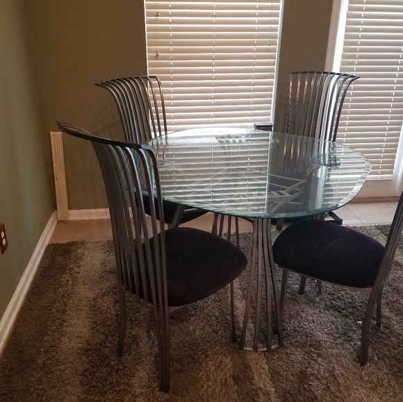 Table Set - Picture 2 of 3